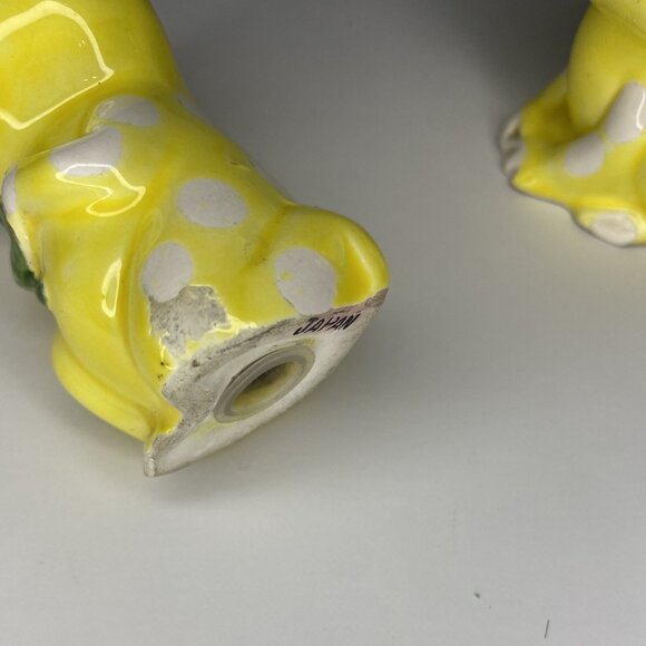Ceramic Vintage Yellow Polka Dot Frog Couple Salt & Pepper Shakers - Picture 7 of 9